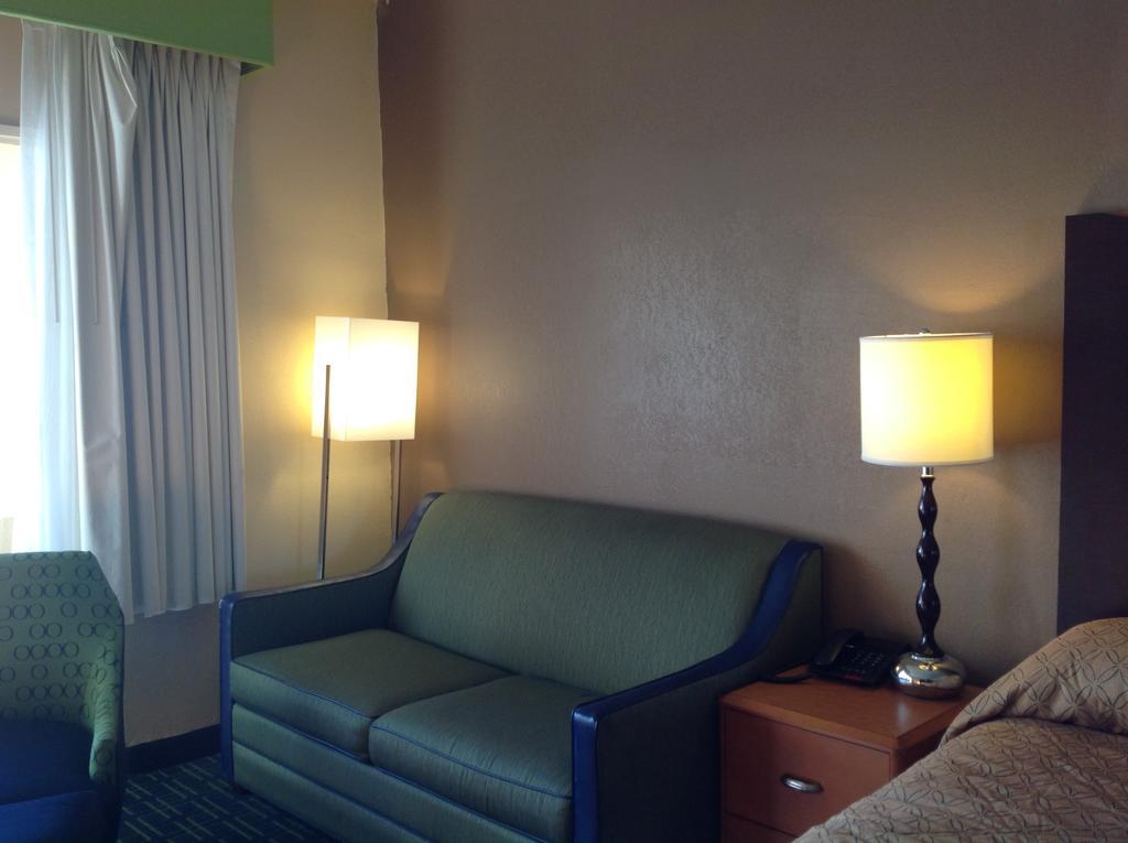 Diamond Inn & Suites Ричмонд Экстерьер фото